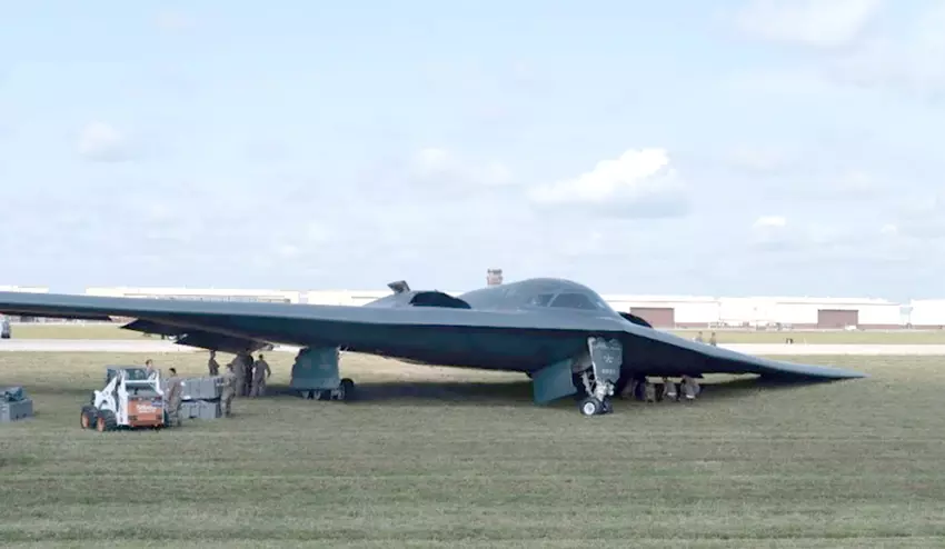 Bombowiec atomowy B-2 Spirit zapalił się i odniósł obrażenia podczas awaryjnego lądowania w amerykańskiej bazie