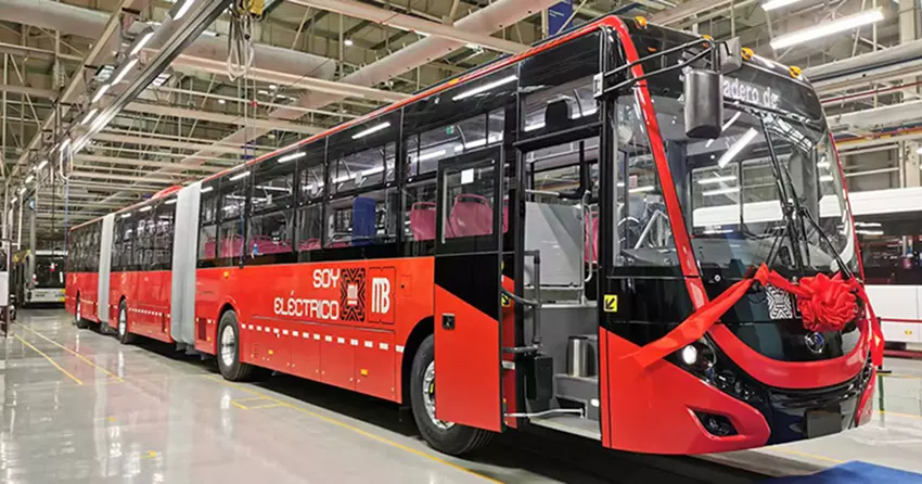 Yutong zaprezentował pierwszy na świecie 26-metrowy trzyczęściowy przegubowy autobus elektryczny