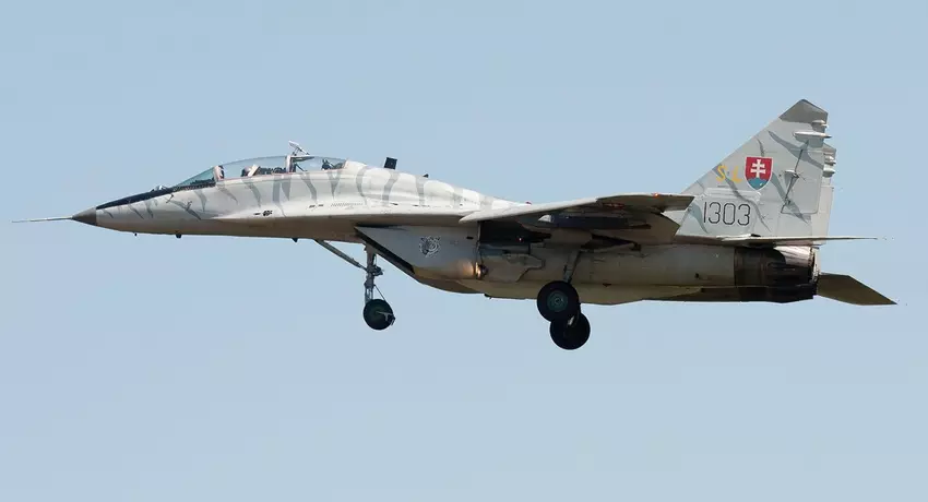 Przekazany przez Słowację myśliwiec wielozadaniowy MiG-29UBS ukraińskich sił powietrznych po raz pierwszy pokazany na zdjęciu
