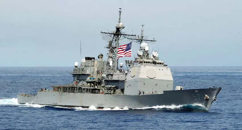 Marynarka Wojenna Stanów Zjednoczonych wycofała ze służby krążownik USS Lake Champlain po 35 latach służby - okręt był nosicielem pocisków Tomahawk, przeżył eksplozję i kolizję z kutrem rybackim.