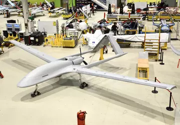 Baykar Makina ujawnia prototyp Bayraktar TB3: ...