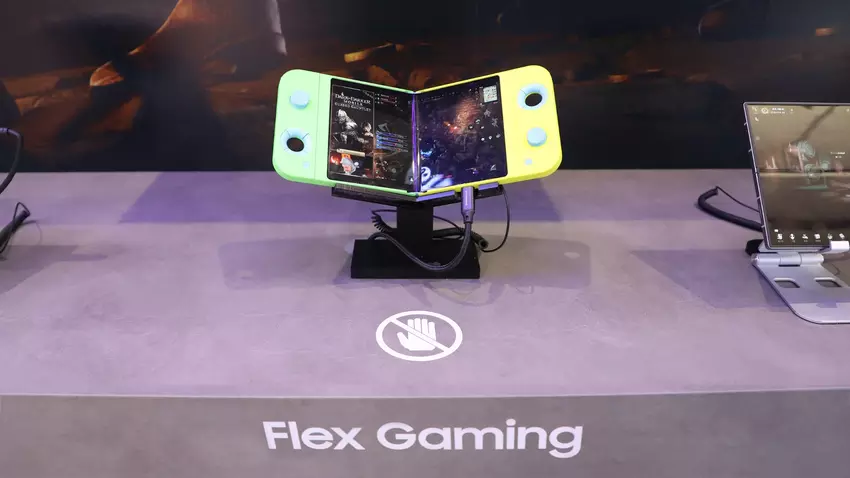 Samsung ujawnił koncepcyjną konsolę Flex Gaming, która składa się na pół
