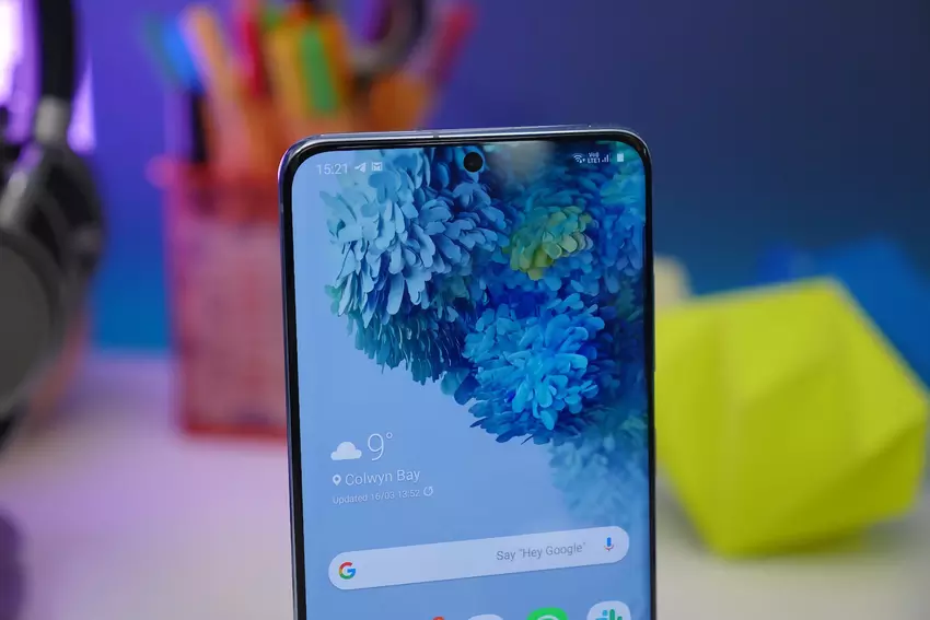 Selfies nie będą już lepsze: Samsung Galaxy S22 będzie miał taki sam przedni aparat jak Galaxy S21 i Galaxy S20