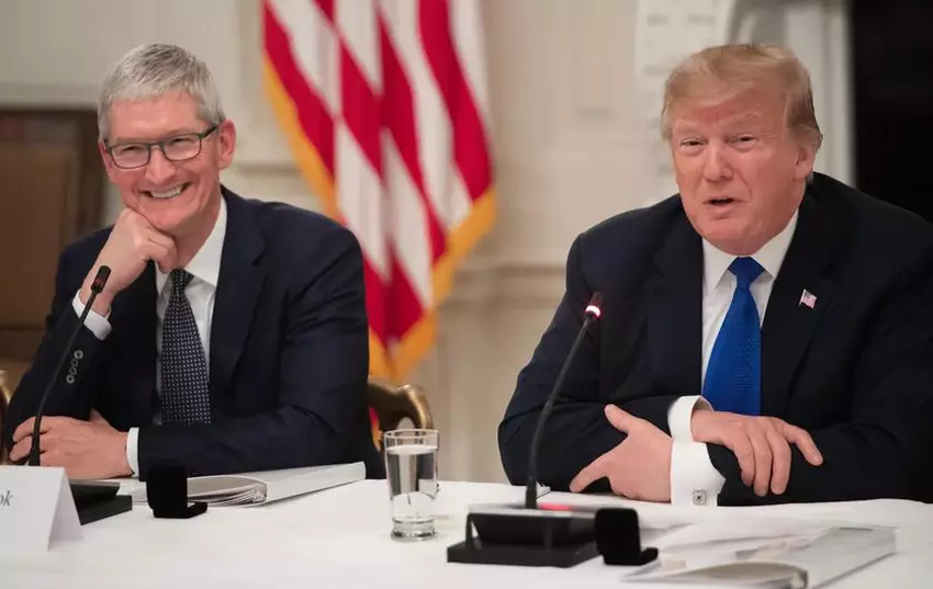 Donald Trump i Tim Cook na Światowym Forum Ekonomicznym