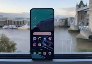 W cztery ręce: OPPO Reno2 na ...