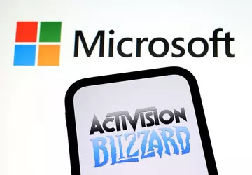 Czekanie Spencera i Koticka przeciąga się: ...