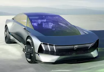 Futurystyczne wnętrze, dużo szkła i dziura ...