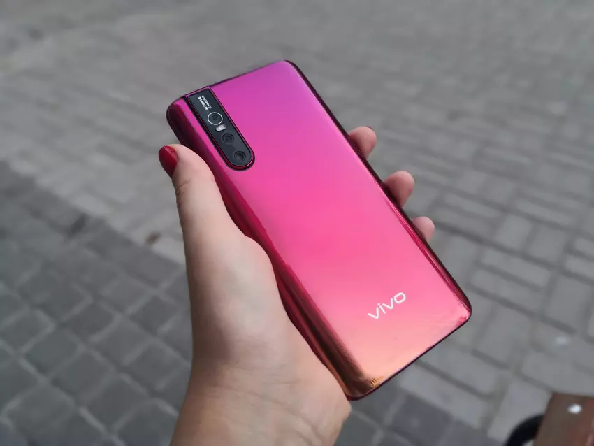 Przegląd Vivo V15 Pro: kto na przybysza?