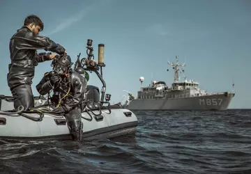 Holandia przekazuje Ukrainie dwa trałowce: ukraińscy ...