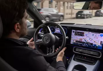 Nowy Mercedes-Benz CLA otrzyma system wspomagania ...