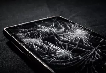 Analitycy: smartfony z ekranami zdolnymi do ...