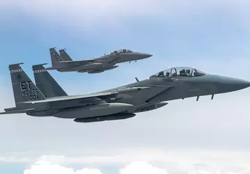 Pierwsze cztery partie zmodernizowanych myśliwców F-15EX ...