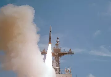 Amerykański niszczyciel USS Carney użył pocisków ...