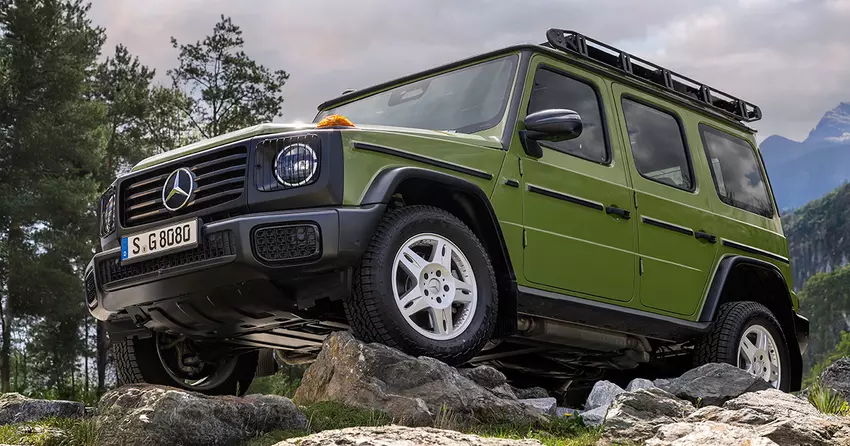 Mercedes zaprezentował model G-Class w stylu lat 80. z kratkowanym wnętrzem i retro odcieniami