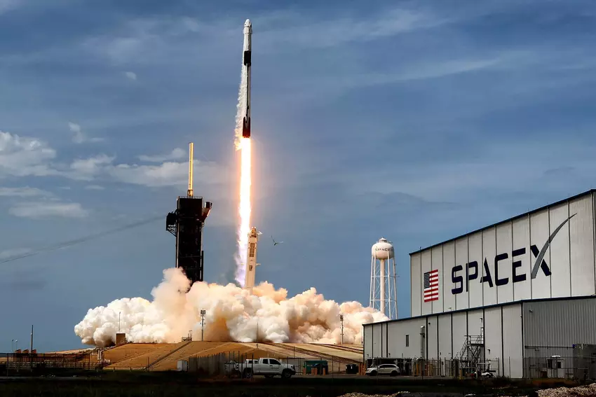 Pomimo konkurencji, SpaceX wyniesie na orbitę prawie 200 satelitów internetowych Lightspeed kanadyjskiej firmy Telesat
