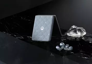 Kryształy Swarovski ozdobią smartfon Razr 60 ...