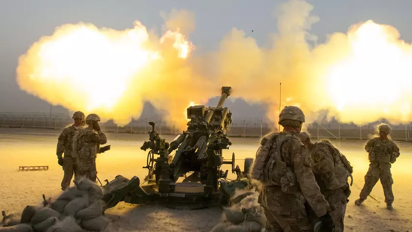 Opublikowano piękny film o tym, jak M777, HIMARS i Javelin niszczą rosyjskie czołgi, składy amunicji i bazy wojskowe