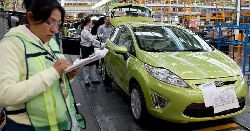 Cła Trumpa mogą kosztować amerykański przemysł motoryzacyjny 33 mld USD - prognoza