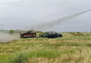 „Pszczoły wylatują po miód”: Siły Zbrojne ...