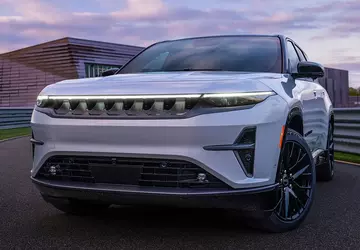 Stellantis ogłosił wycofanie pięciu modeli Jeep, ...