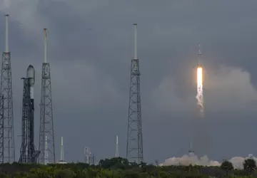 SpaceX planuje wystrzelić 144 rakiety w ...