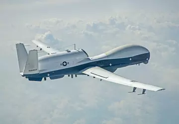Northrop Grumman przygotowuje ogromnego drona MQ-4C ...