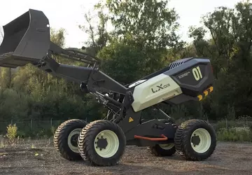 Prototyp autonomicznej ładowarki Volvo oparty na ...