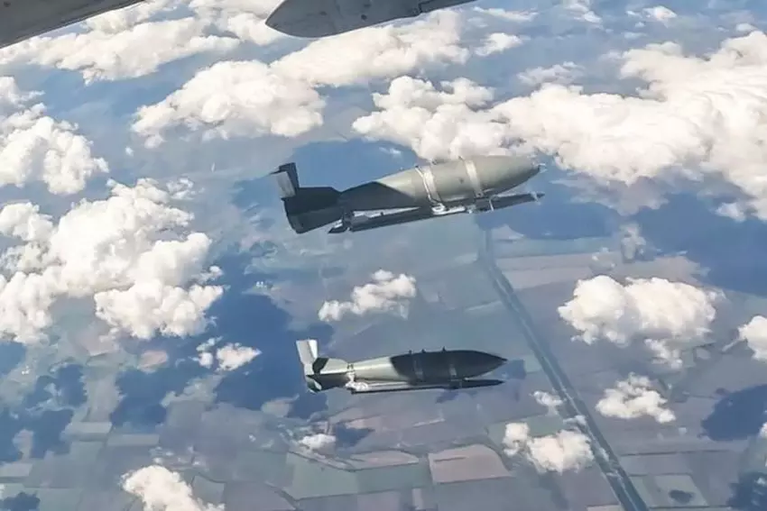 Rosyjskie bomby FAB-500 M62 z modułami UMPK