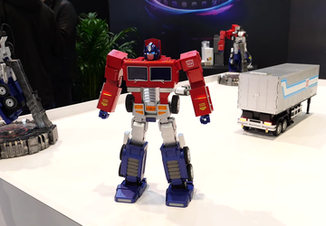 Robosen i Hasbro prezentują Optimus Prime, ...