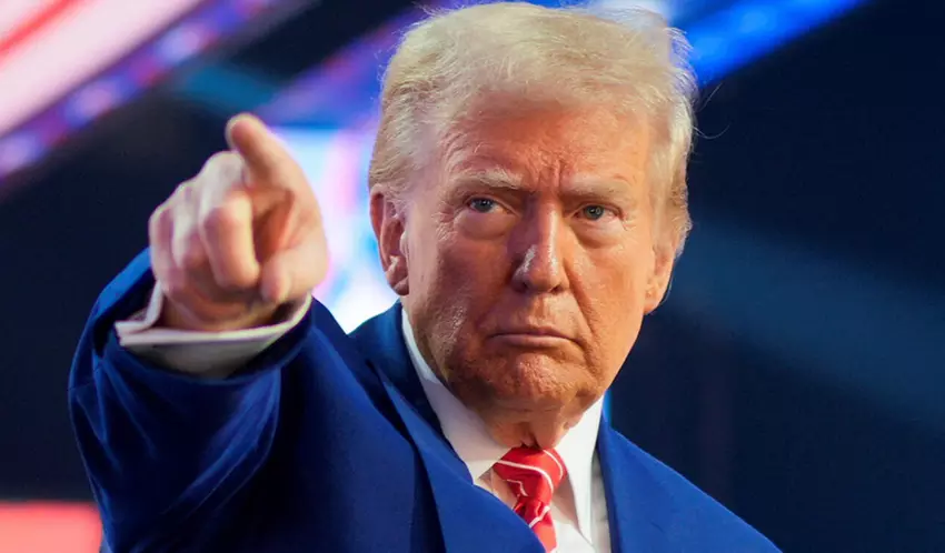 Płacić będą wszyscy: teraz Trump grozi podwyższonymi taryfami nie tylko Apple, ale i innym producentom smartfonów