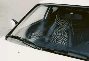 Porsche wznowiło produkcję legendarnych tkanin klasycznych ...