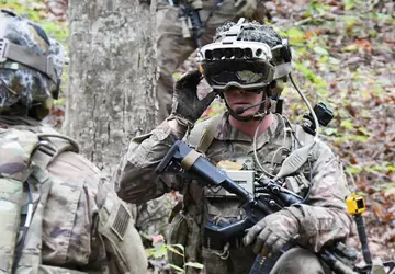 Zestaw słuchawkowy armii amerykańskiej HoloLens do ...