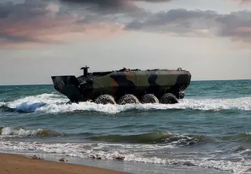 Włochy kupują 36 amfibijnych pojazdów opancerzonych ...