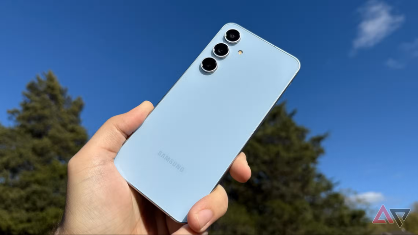 Samsung Galaxy S25 FE wyjdzie wcześniej, niż się spodziewano