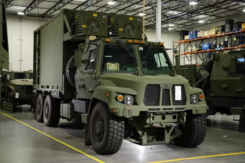 Palantir rozpoczyna dostarczanie ciężarówek ze sztuczną inteligencją dla armii USA