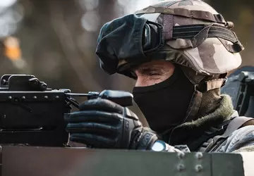 Francja wyszkoli i uzbroi kolejną brygadę ...