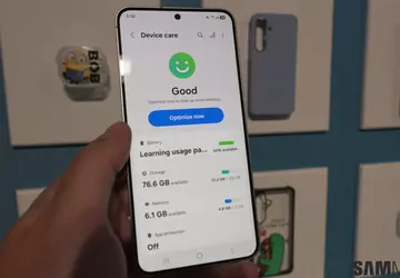 Galaxy S25 pokazuje stan baterii, liczbę ...