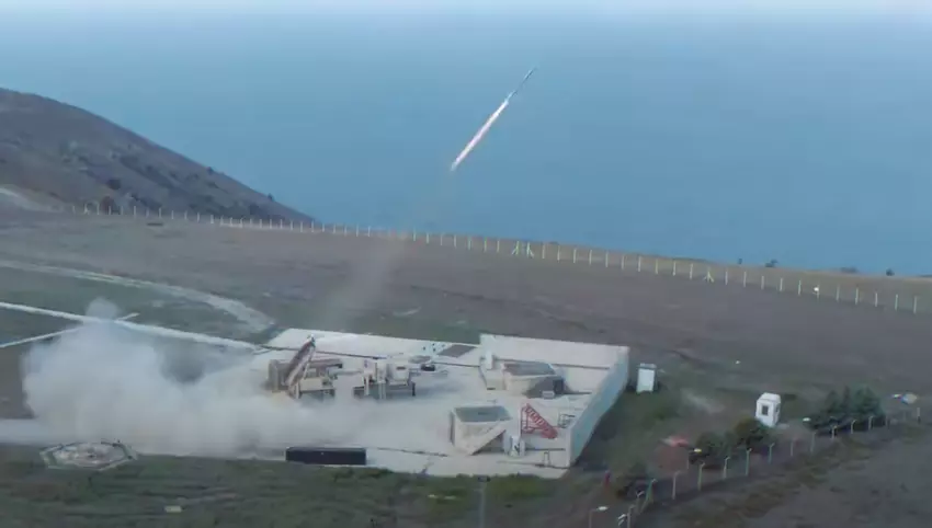 Turcja pomyślnie przetestowała pocisk SIPER do obrony przeciwlotniczej, zniszczyła drona Banshee 80 w odległości 100 km