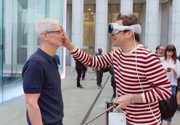 CEO Apple Tim Cook i Jimmy ...