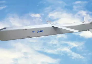 Rosjanie zaprezentowali pocisk manewrujący Kh-69 z ...