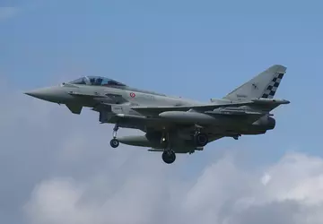 NATO zaalarmowało niebo Eurofighterami Typhoonami, aby ...