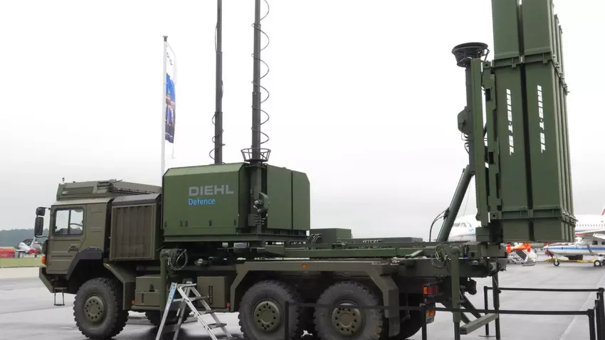 "100 strzałów - 100 trafień": mer Kijowa mówi o skuteczności niemieckiego systemu obrony powietrznej IRIS-T na Ukrainie