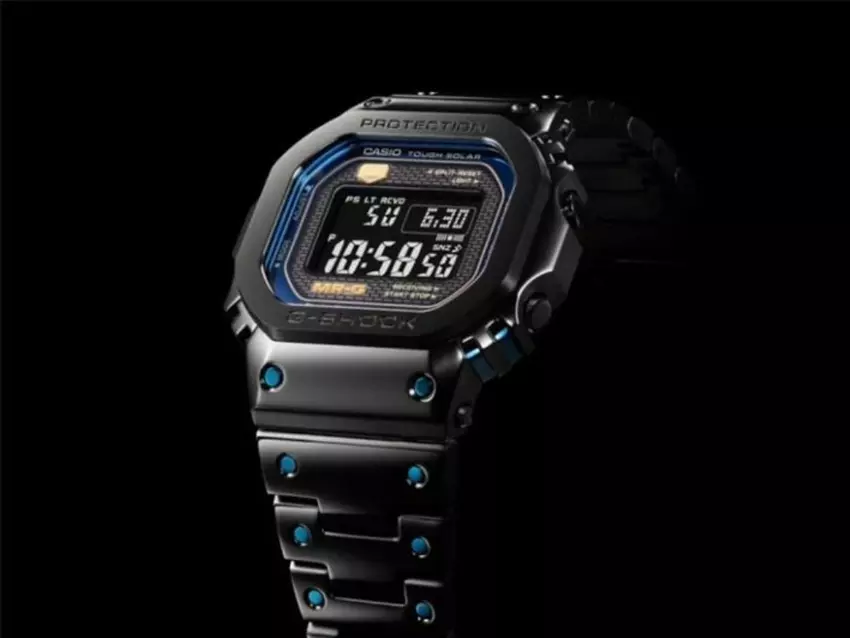 Nowy G-Shock MRG-B5000BA-1JR z tytanową obudową i niebieskimi akcentami pojawił się w ofercie Casio online