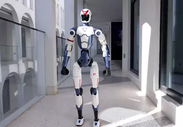 Unitree R1 — niedrogi humanoidalny robot ...