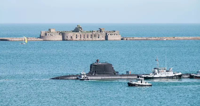 Francuska marynarka wojenna otrzymała atomowy okręt podwodny Duguay-Trouin klasy Barracuda, który będzie uzbrojony w pociski Naval SCALP o maksymalnym zasięgu wystrzeliwania wynoszącym 1000 kilometrów