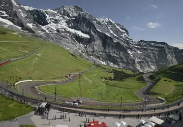 W tym miesiącu Gran Turismo 7 ...