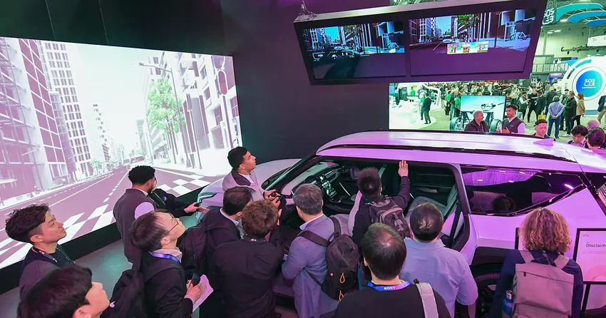 Kia EV9 wyposażona w "holograficzny wyświetlacz przedniej szyby" na targach CES 2025