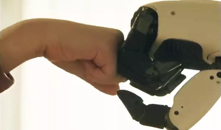 LG zaprezentuje na CES 2026 robota-asystenta ...