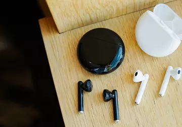 Huawei ogłosił cenę bezprzewodowych słuchawek FreeBuds ...