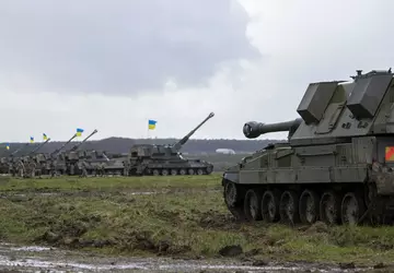 Wielka Brytania wysyła nową partię samobieżnych ...